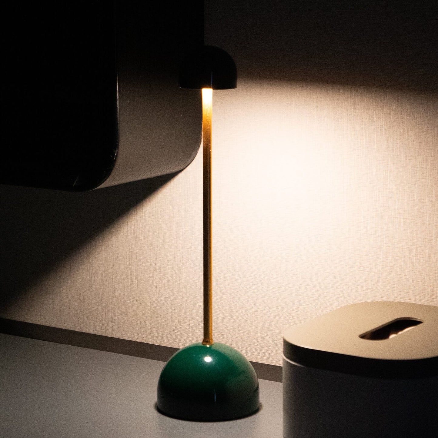 LumiFlex Kabellose LED Tischlampe – Modernes Design