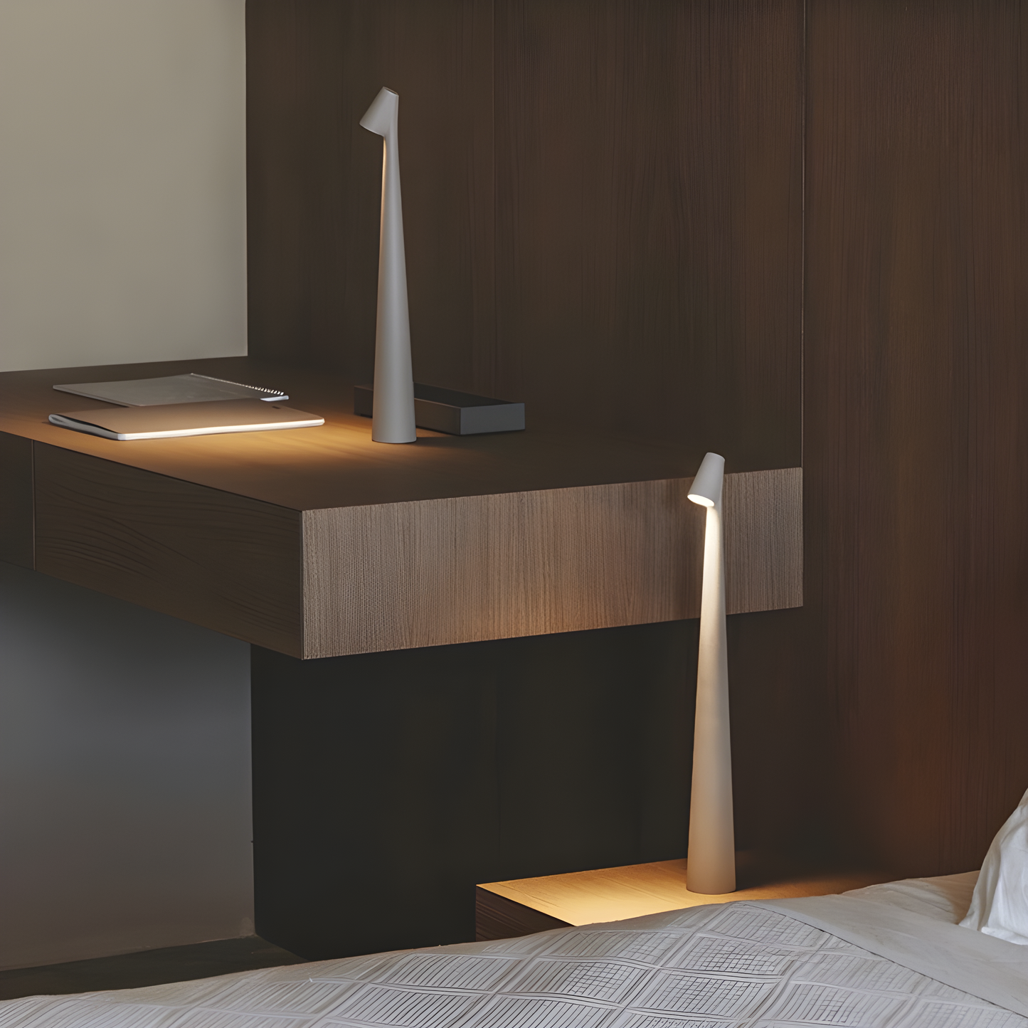 LuminoFlex - Elegante LED Tischlampe Touch Kabellos